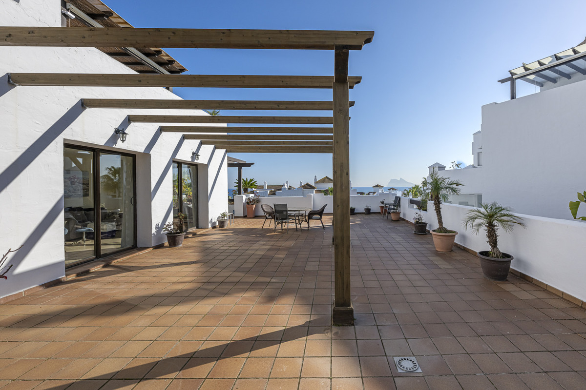 2 Bed Apartment for sale in La Alcaidesa Costa Del Sol, Cádiz, Spain