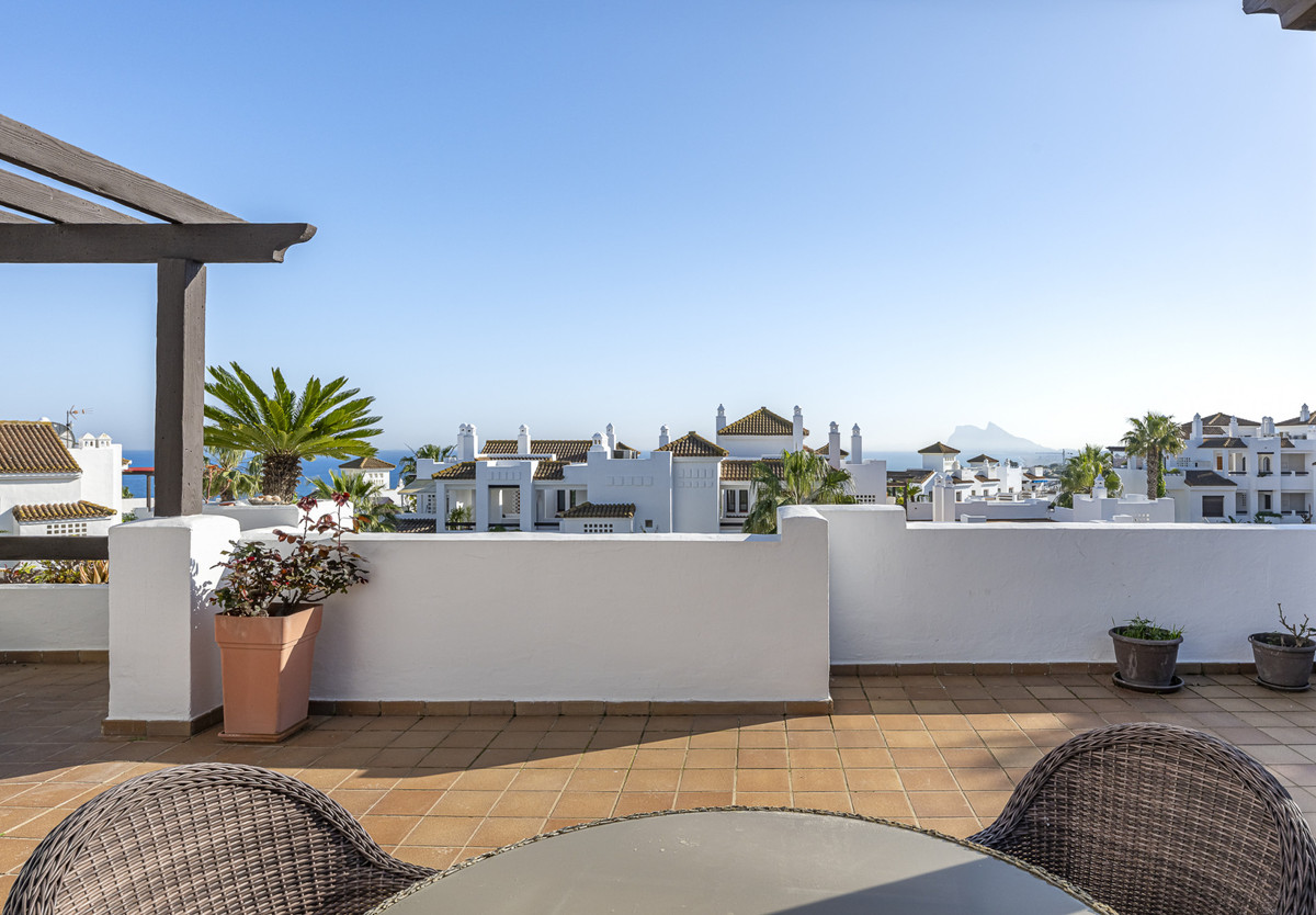 2 Bed Apartment for sale in La Alcaidesa Costa Del Sol, Cádiz, Spain
