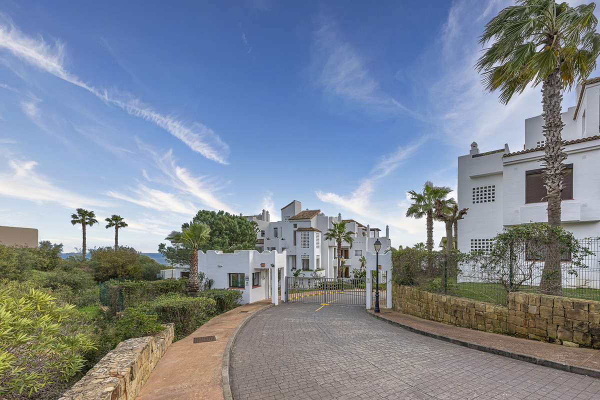 2 Bed Apartment for sale in La Alcaidesa Costa Del Sol, Cádiz, Spain