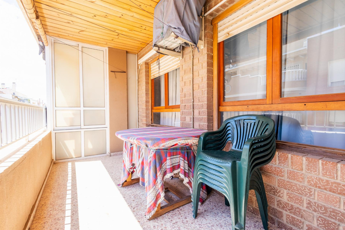 Se vende Apartamento Planta Media de 3 dormitorios en Costa Blanca, Alicante, España