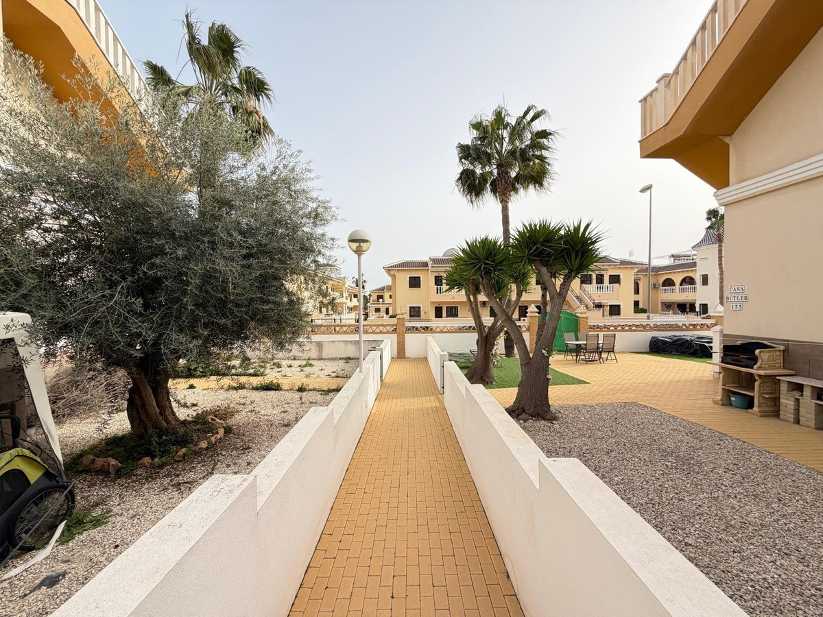 Se vende Bungalow de 2 dormitorios en Costa Blanca, Alicante, España
