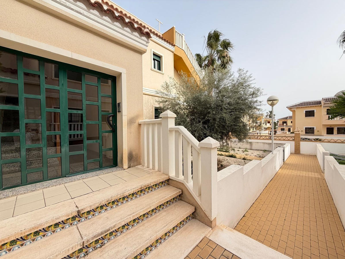 Se vende Bungalow de 2 dormitorios en Costa Blanca, Alicante, España