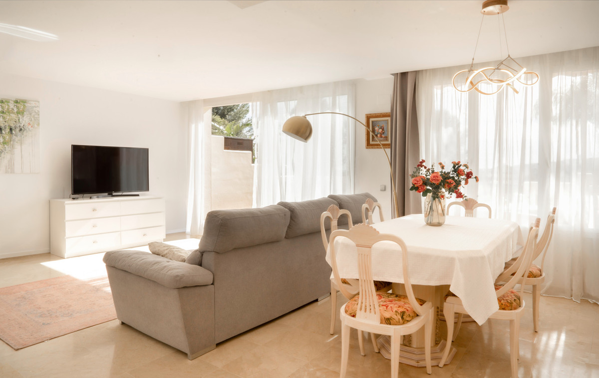 Se vende Apartamento Planta Baja de 2 dormitorios en Costa Del Sol, Málaga, España