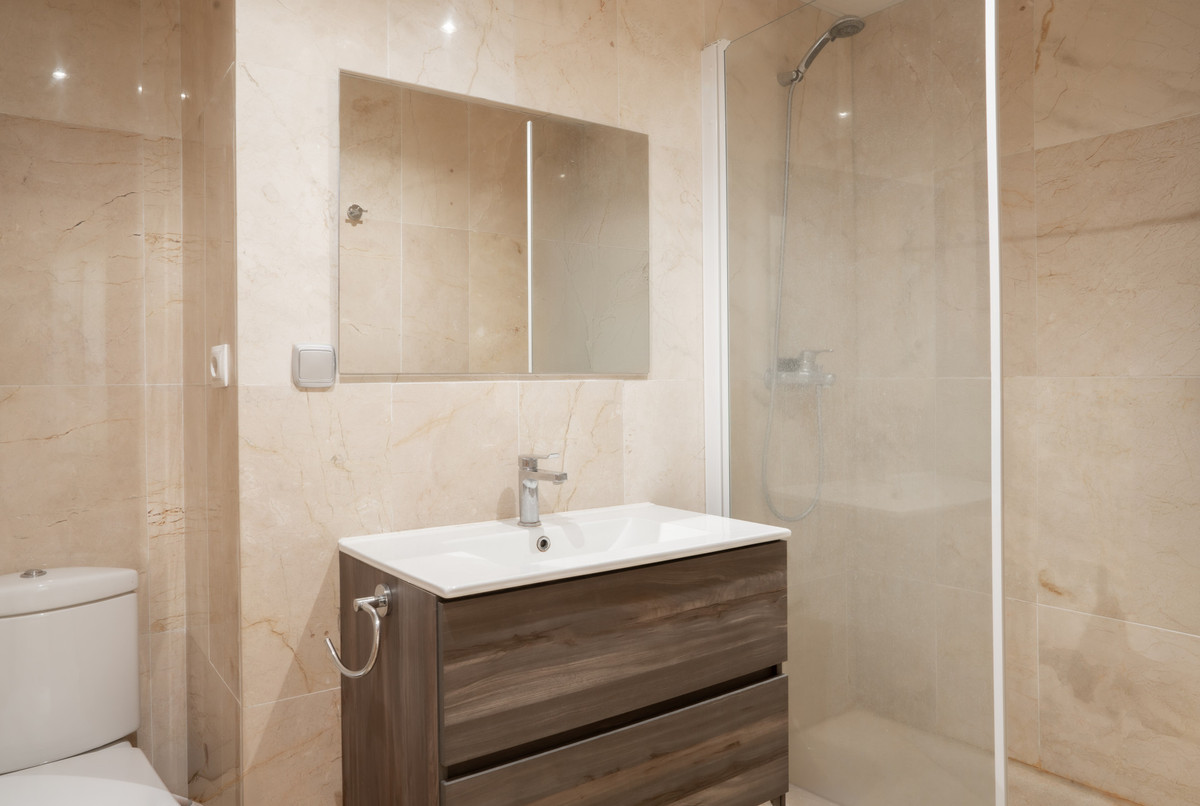 Se vende Apartamento Planta Baja de 2 dormitorios en Costa Del Sol, Málaga, España