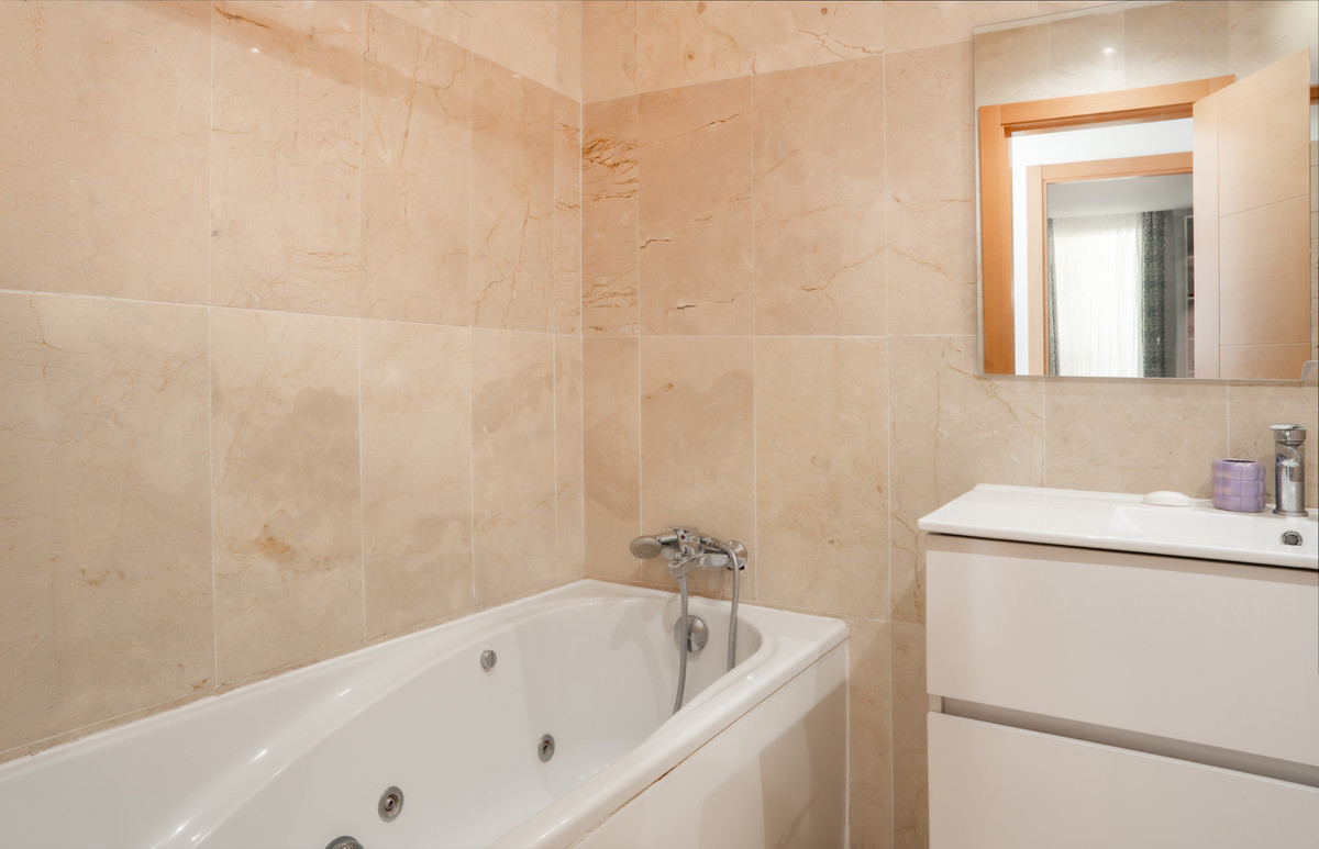Se vende Apartamento Planta Baja de 2 dormitorios en Costa Del Sol, Málaga, España