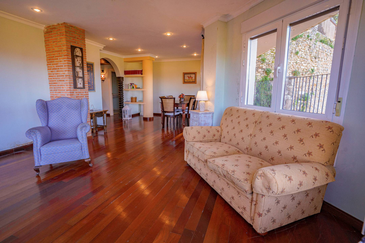 3 Bed Apartment for sale in Ronda Costa Del Sol, Málaga, Spain