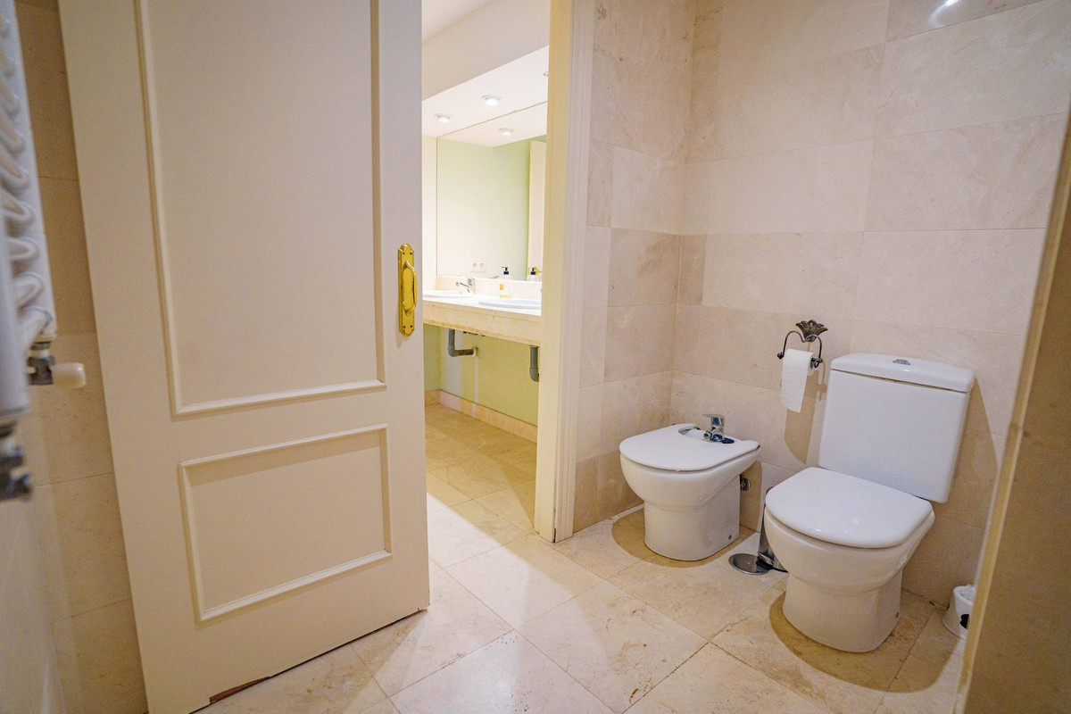 3 Bed Apartment for sale in Ronda Costa Del Sol, Málaga, Spain