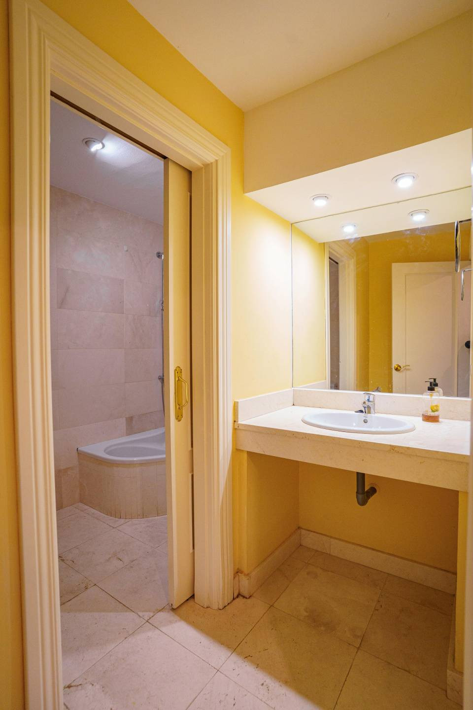 3 Bed Apartment for sale in Ronda Costa Del Sol, Málaga, Spain