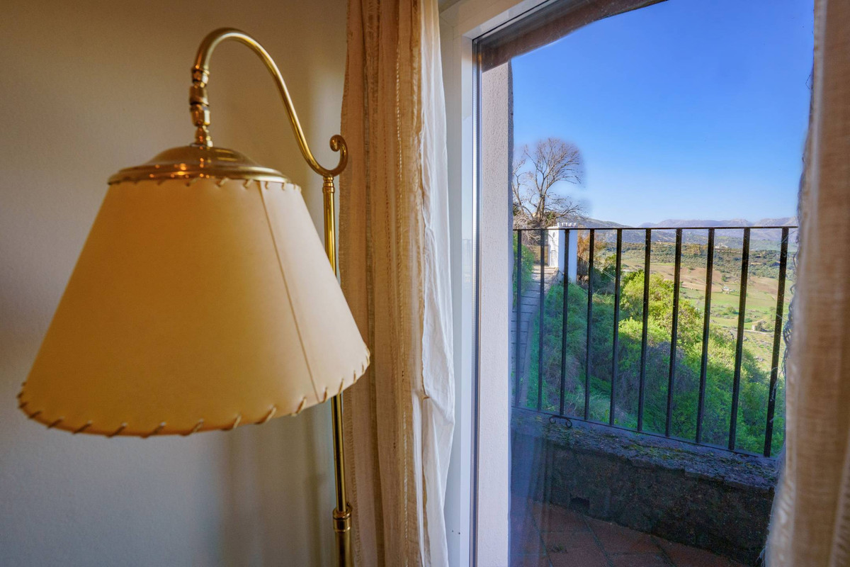 3 Bed Apartment for sale in Ronda Costa Del Sol, Málaga, Spain