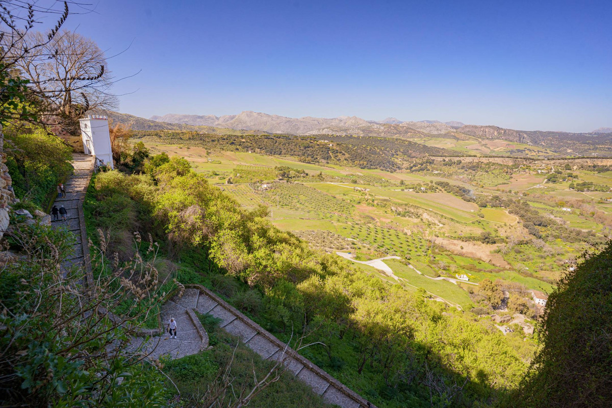 3 Bed Apartment for sale in Ronda Costa Del Sol, Málaga, Spain