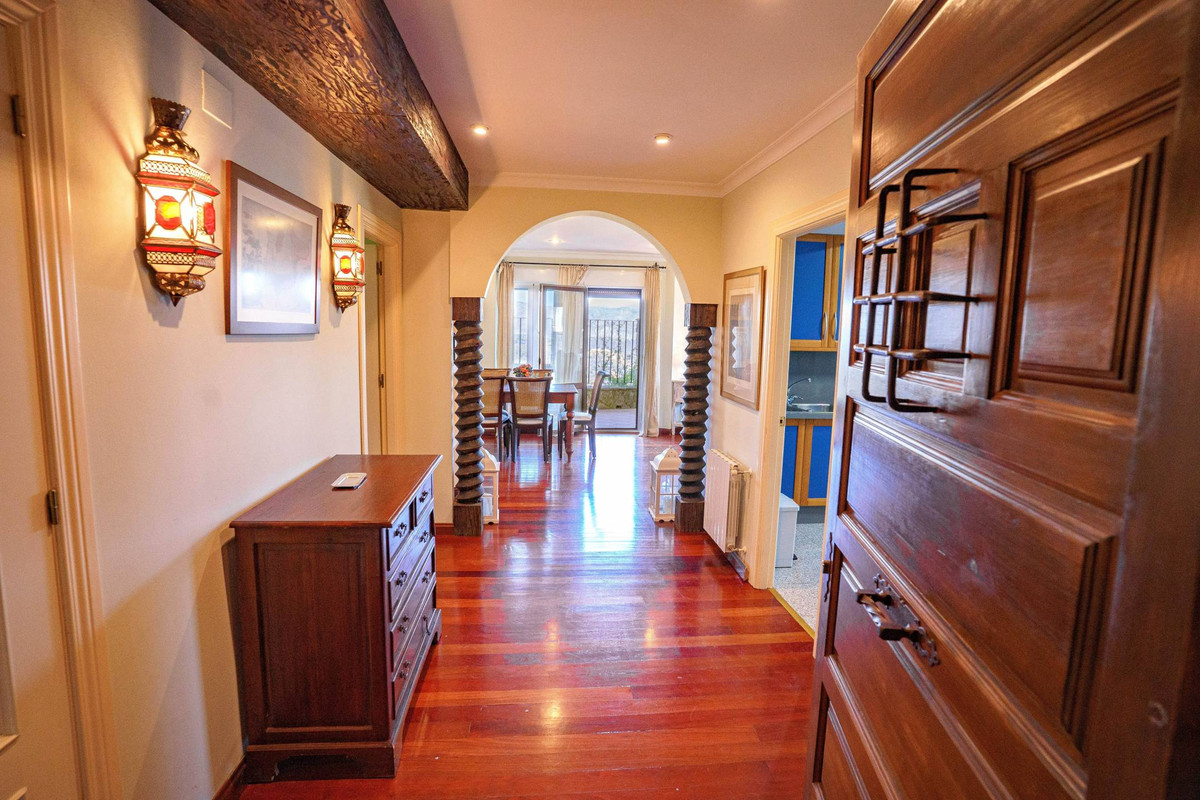 3 Bed Apartment for sale in Ronda Costa Del Sol, Málaga, Spain