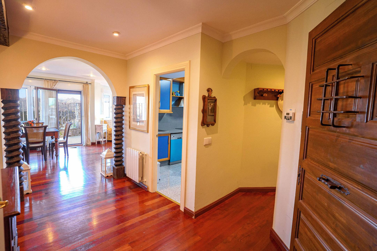 3 Bed Apartment for sale in Ronda Costa Del Sol, Málaga, Spain