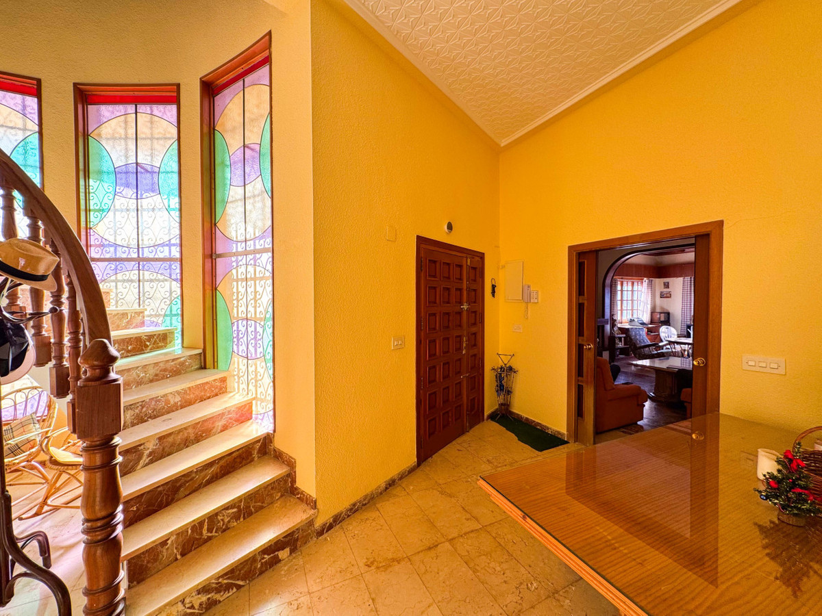 Se vende Villa - Chalet de 6 dormitorios en Costa Blanca, Alicante, España