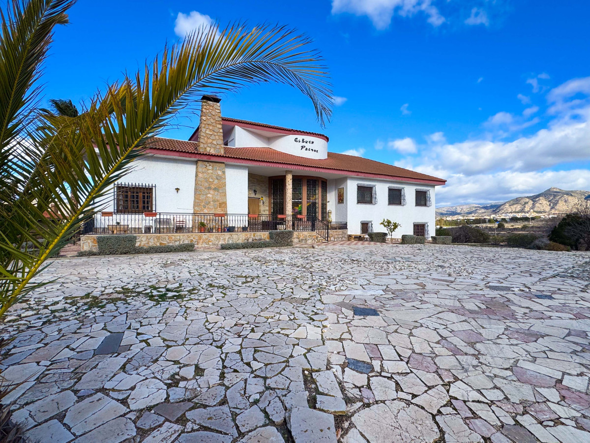 Se vende Villa - Chalet de 6 dormitorios en Costa Blanca, Alicante, España
