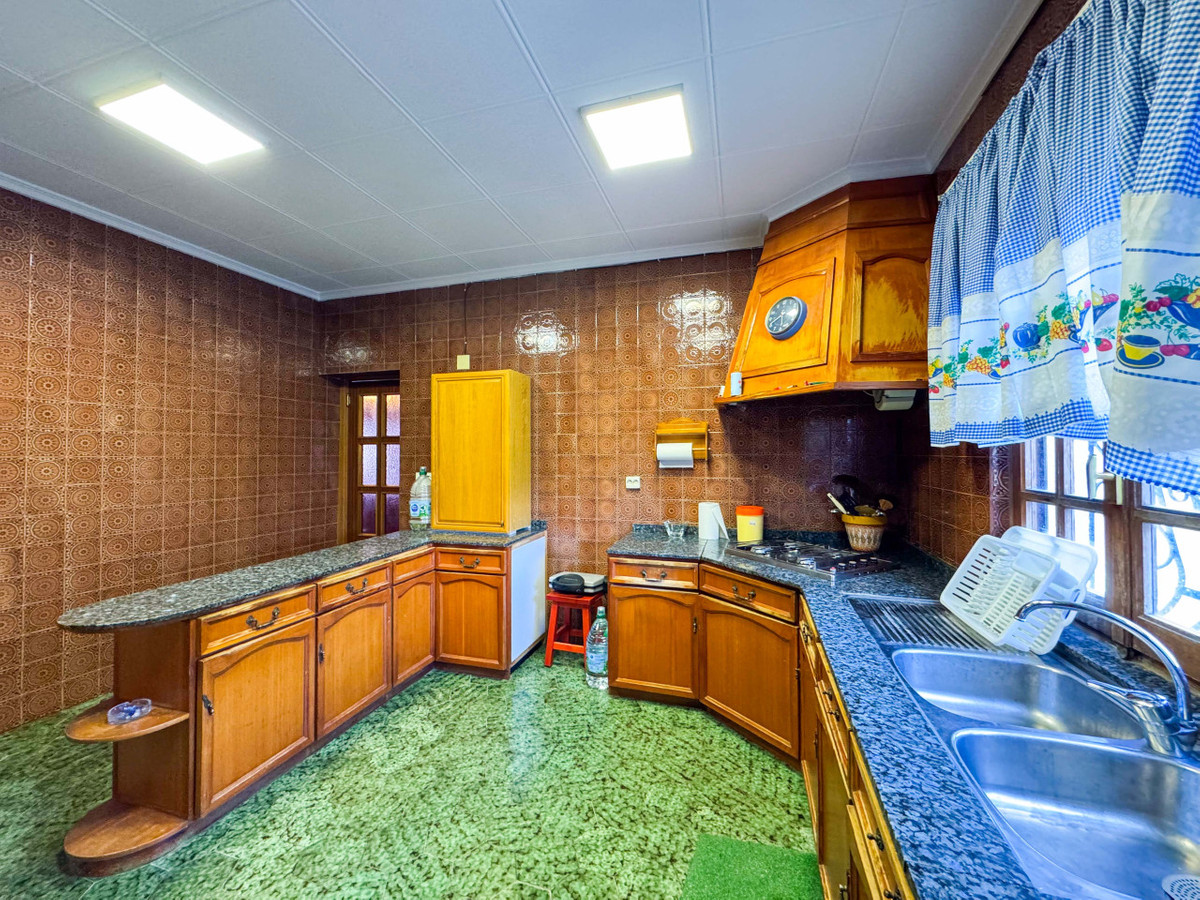 Se vende Villa - Chalet de 6 dormitorios en Costa Blanca, Alicante, España