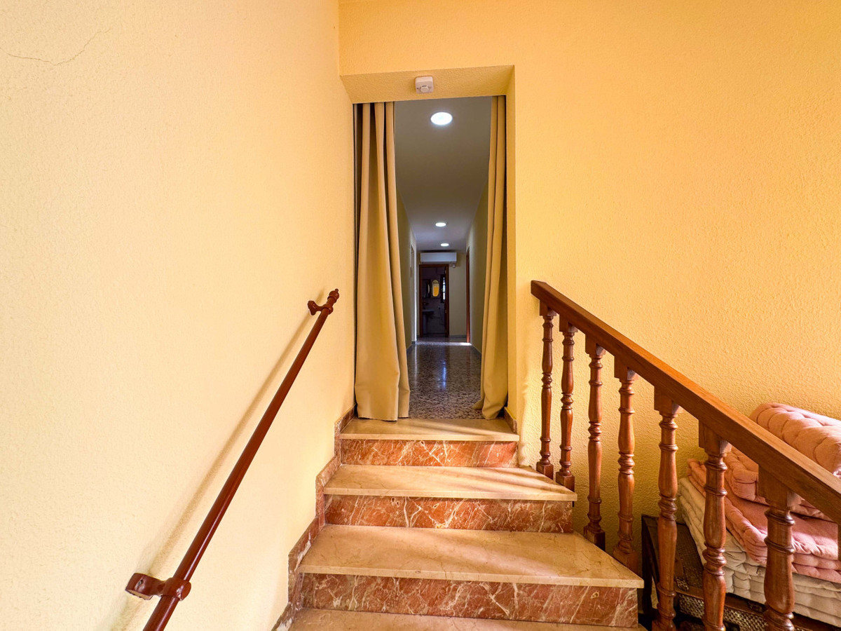 Se vende Villa - Chalet de 6 dormitorios en Costa Blanca, Alicante, España
