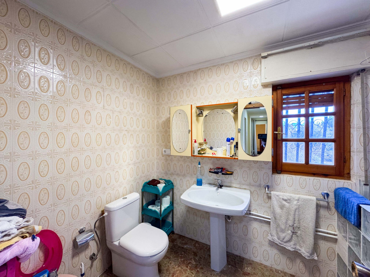 Se vende Villa - Chalet de 6 dormitorios en Costa Blanca, Alicante, España