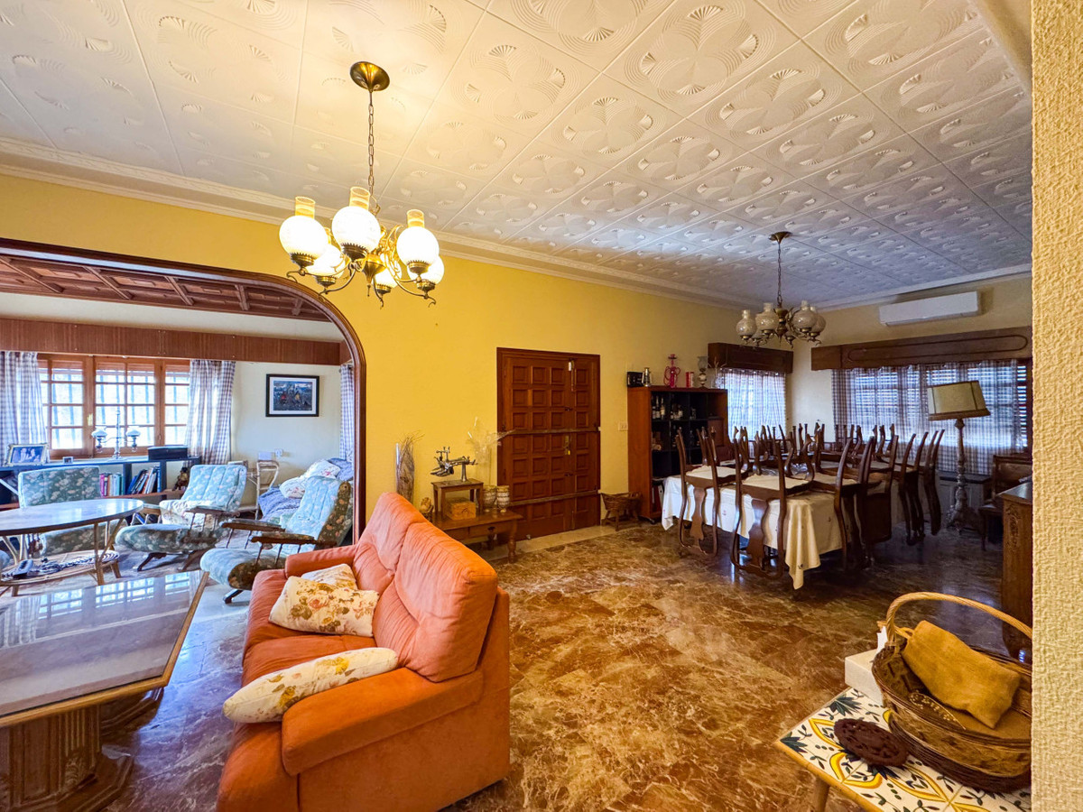 Se vende Villa - Chalet de 6 dormitorios en Costa Blanca, Alicante, España