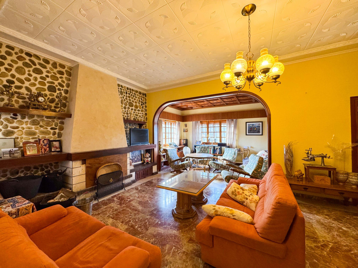 Se vende Villa - Chalet de 6 dormitorios en Costa Blanca, Alicante, España