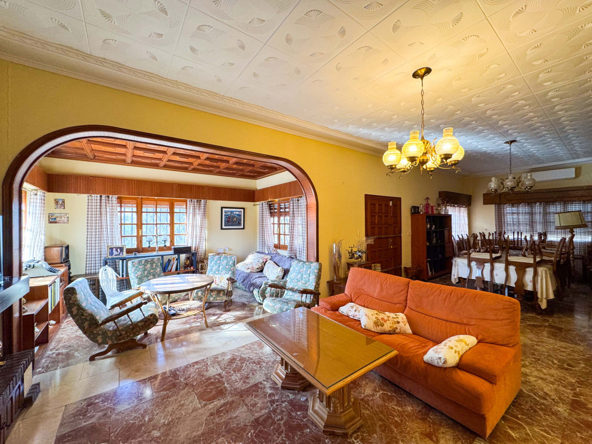 Se vende Villa - Chalet de 6 dormitorios en Costa Blanca, Alicante, España
