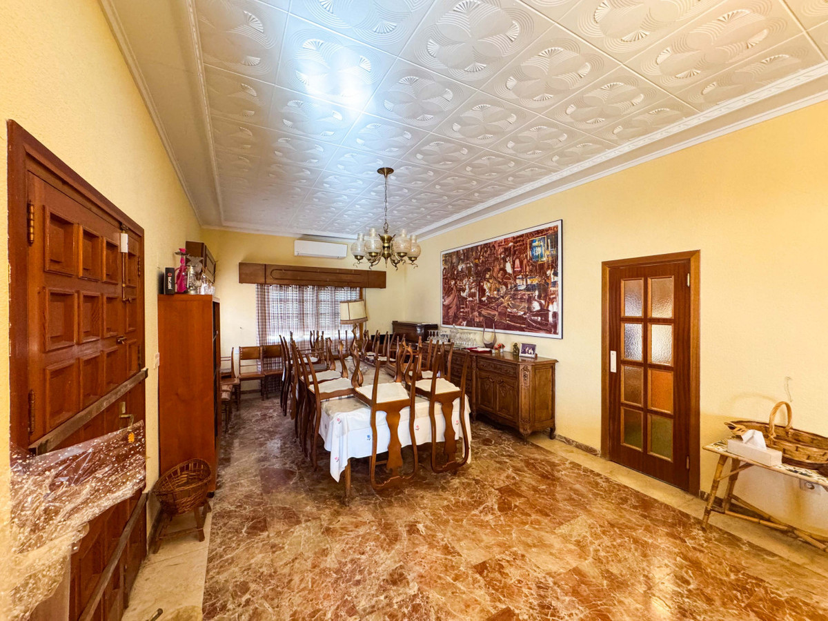 Se vende Villa - Chalet de 6 dormitorios en Costa Blanca, Alicante, España