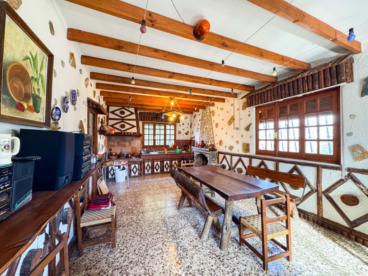 Se vende Villa - Chalet de 6 dormitorios en Costa Blanca, Alicante, España