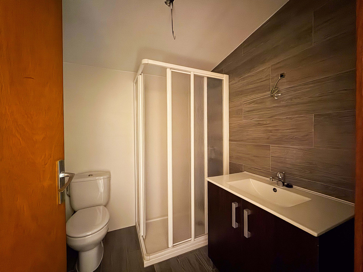 Se vende Villa - Chalet de 6 dormitorios en Costa Blanca, Alicante, España