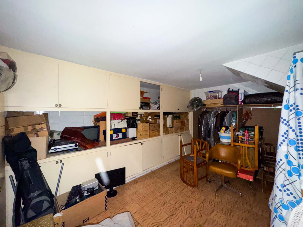 7 Bed Townhouse for sale in Elda Costa Blanca, Alicante, Spain