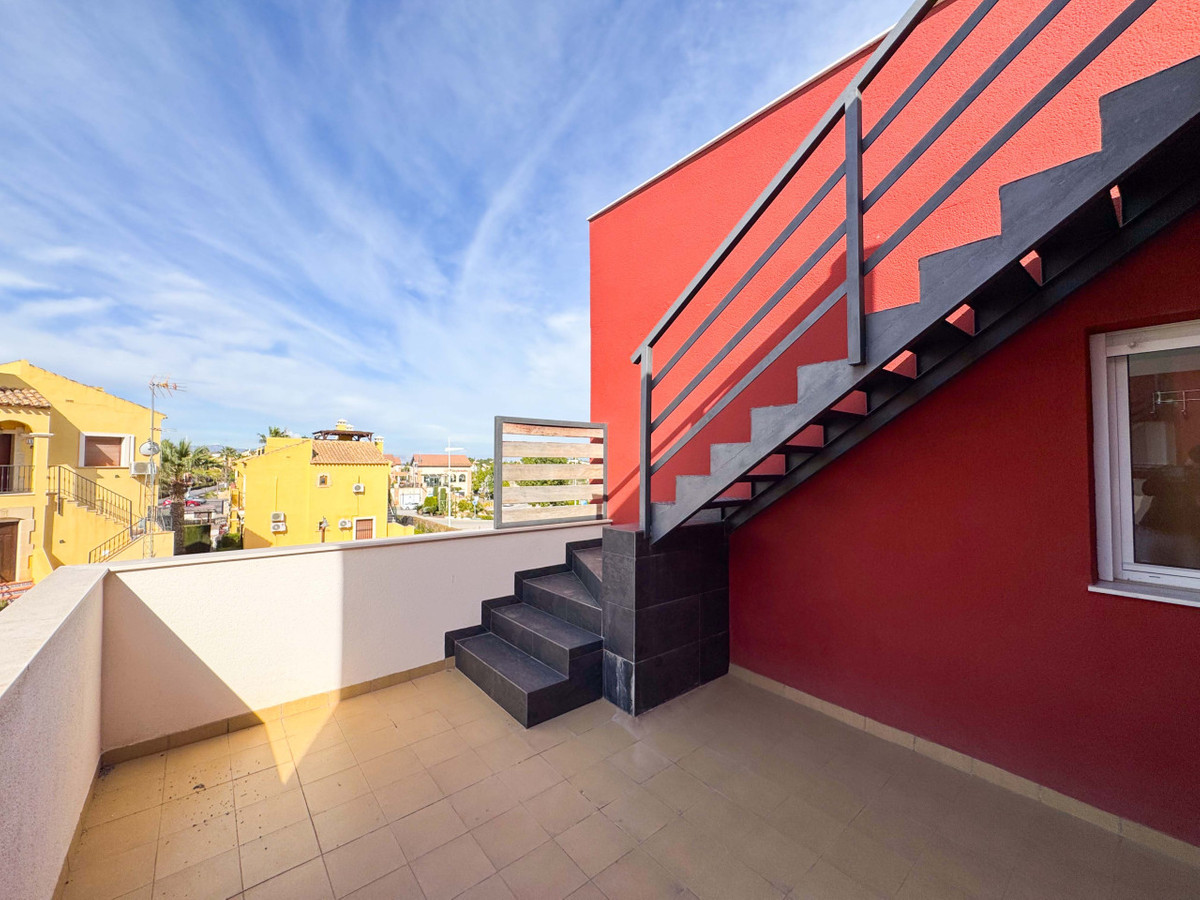 Se vende Adosada de 3 dormitorios en Costa Blanca, Alicante, España