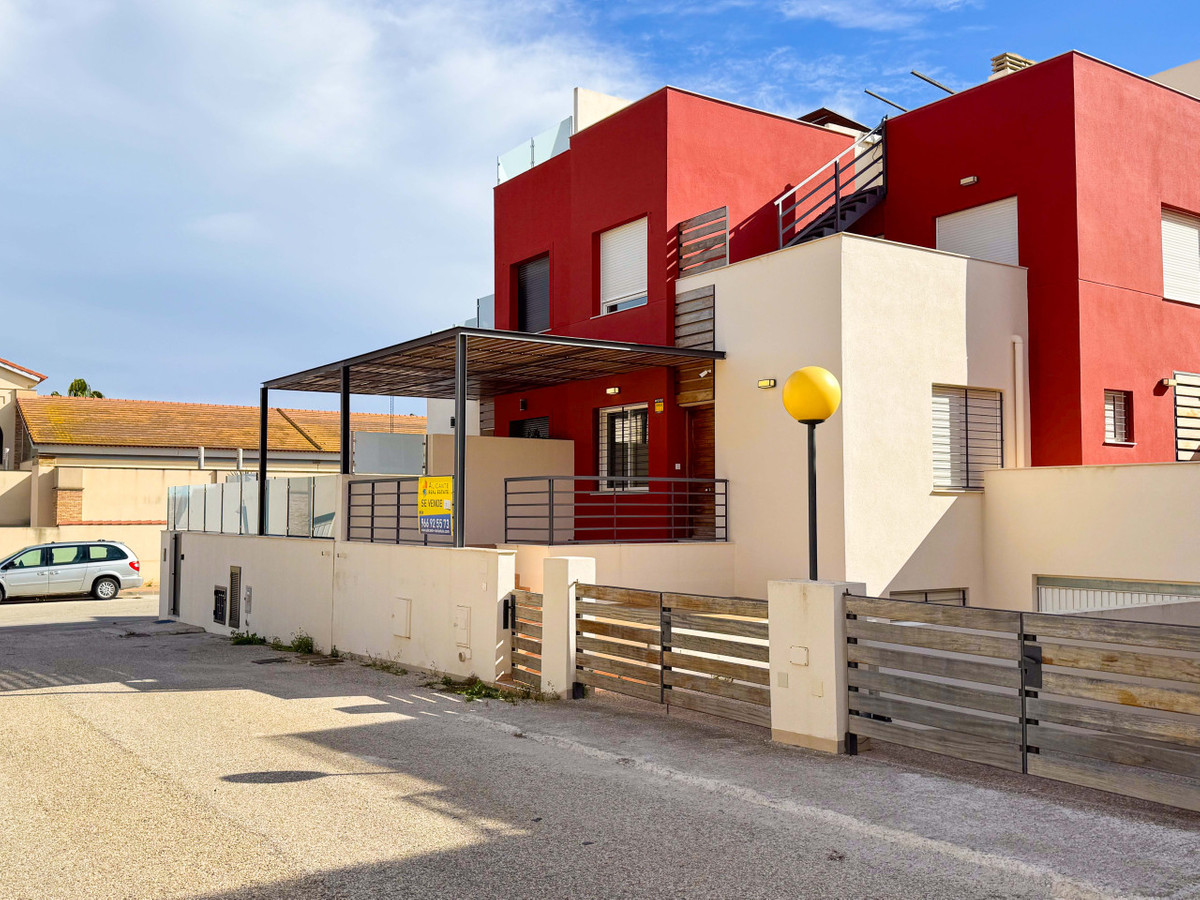 Se vende Adosada de 3 dormitorios en Costa Blanca, Alicante, España