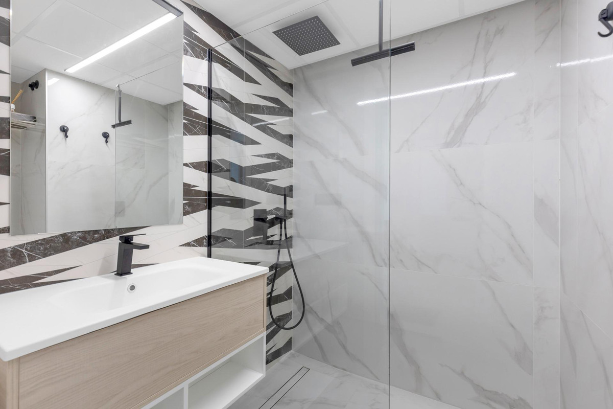 Se vende Apartamento Planta Media de 2 dormitorios en Costa Blanca, Alicante, España
