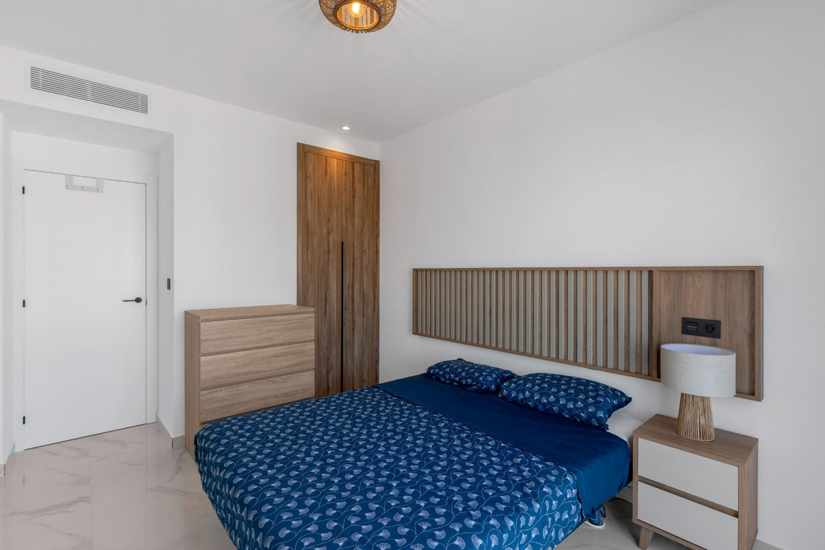 Se vende Apartamento Planta Media de 2 dormitorios en Costa Blanca, Alicante, España