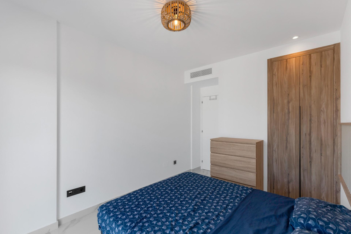 Se vende Apartamento Planta Media de 2 dormitorios en Costa Blanca, Alicante, España