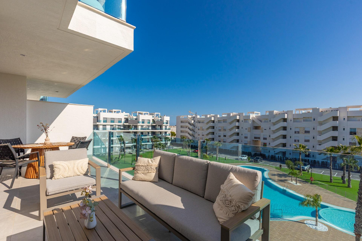 Se vende Apartamento Planta Media de 2 dormitorios en Costa Blanca, Alicante, España