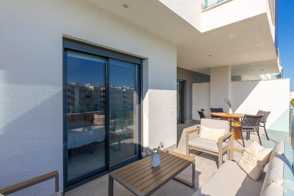 Se vende Apartamento Planta Media de 2 dormitorios en Costa Blanca, Alicante, España