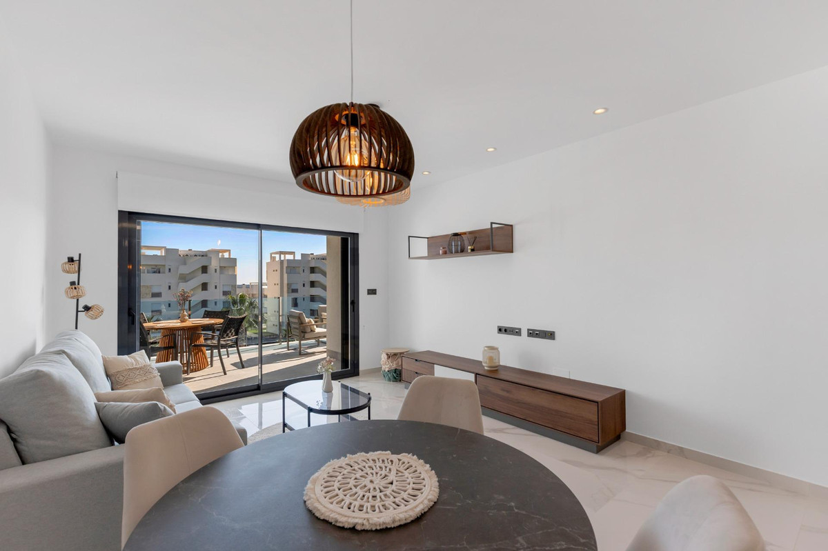 Se vende Apartamento Planta Media de 2 dormitorios en Costa Blanca, Alicante, España