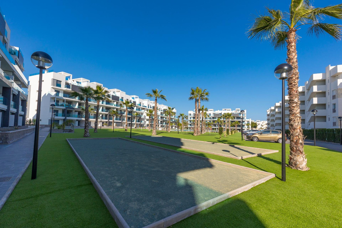 Se vende Apartamento Planta Media de 2 dormitorios en Costa Blanca, Alicante, España