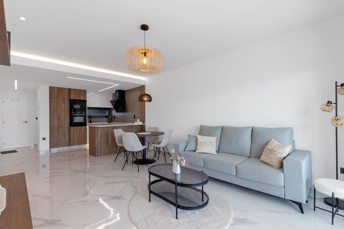 Se vende Apartamento Planta Media de 2 dormitorios en Costa Blanca, Alicante, España