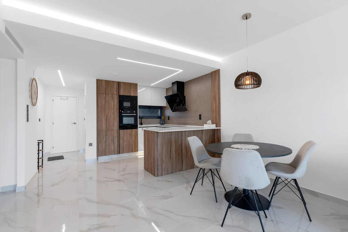 Se vende Apartamento Planta Media de 2 dormitorios en Costa Blanca, Alicante, España