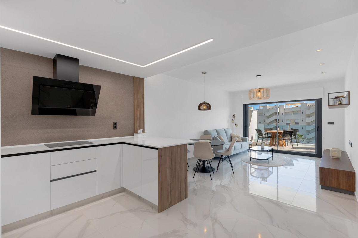 Se vende Apartamento Planta Media de 2 dormitorios en Costa Blanca, Alicante, España