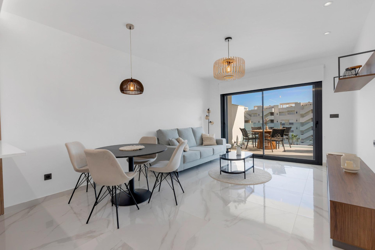Se vende Apartamento Planta Media de 2 dormitorios en Costa Blanca, Alicante, España