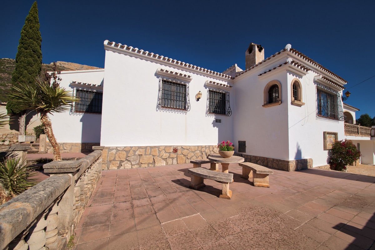 4 Bed Townhouse for sale in Javea Costa Blanca, Alicante, Spain