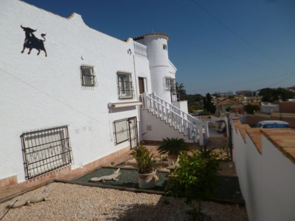 5 Bed Townhouse for sale in Villamartin Costa Blanca, Alicante, Spain