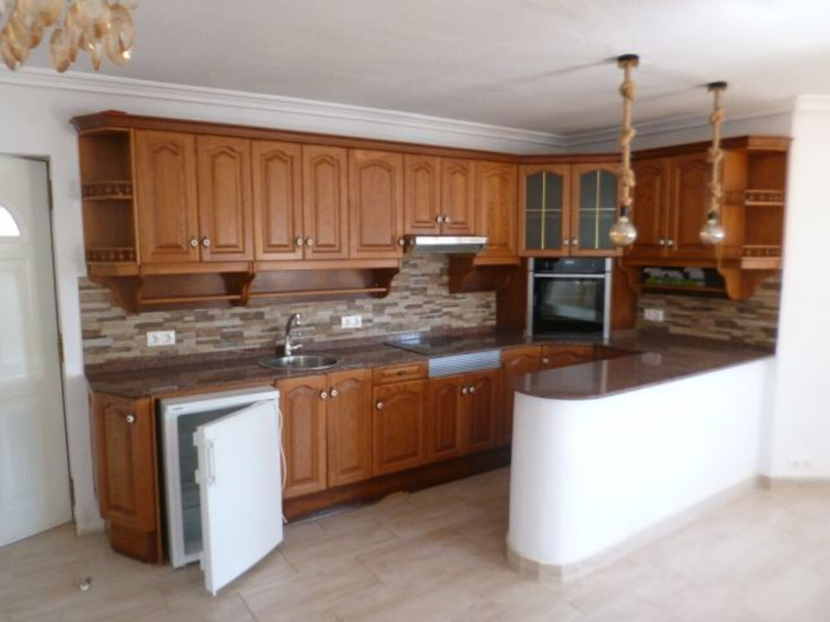 5 Bed Townhouse for sale in Villamartin Costa Blanca, Alicante, Spain