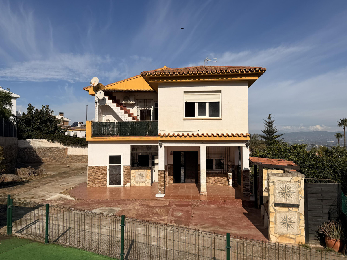 4 Bed Townhouse for sale in Alhaurín De La Torre Costa Del Sol, Málaga, Spain