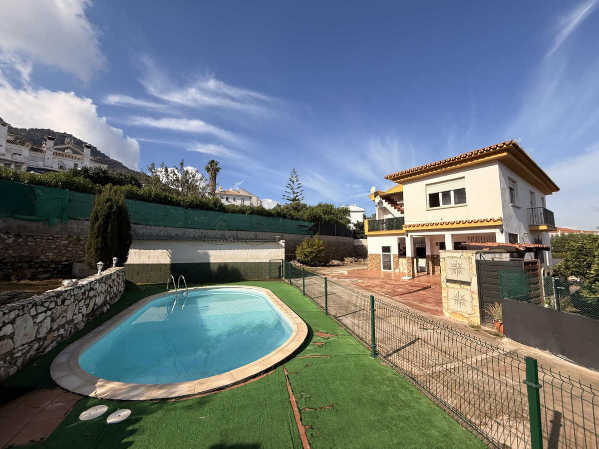 4 Bed Townhouse for sale in Alhaurín De La Torre Costa Del Sol, Málaga, Spain