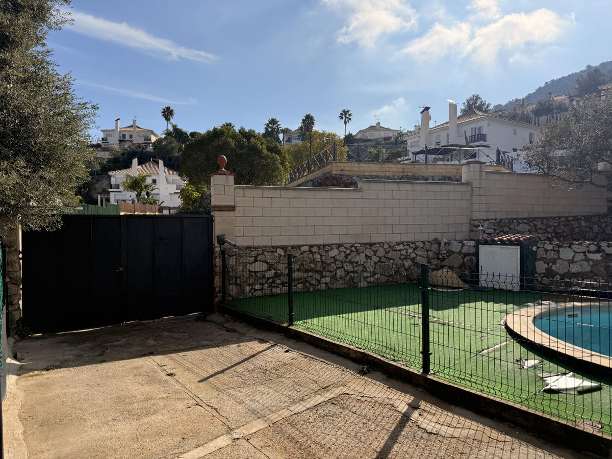 4 Bed Townhouse for sale in Alhaurín De La Torre Costa Del Sol, Málaga, Spain