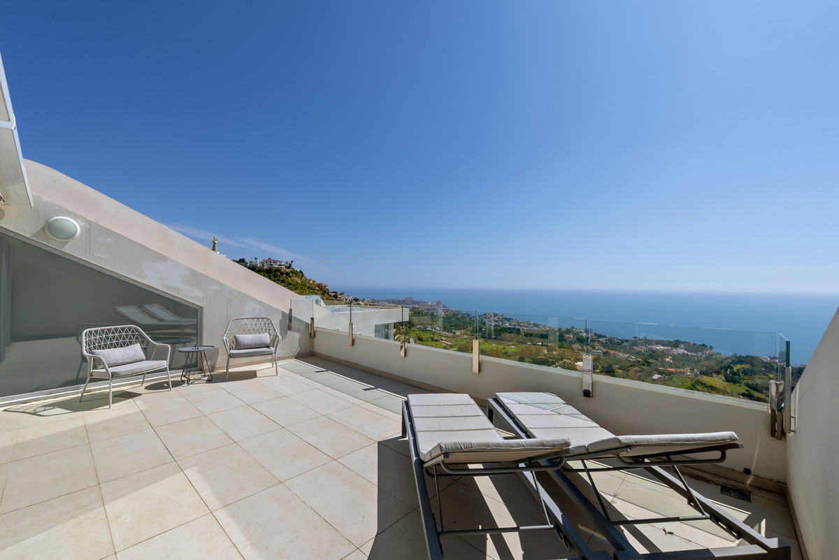 3 Bed Apartment for sale in Benalmadena Costa Del Sol, Málaga, Spain