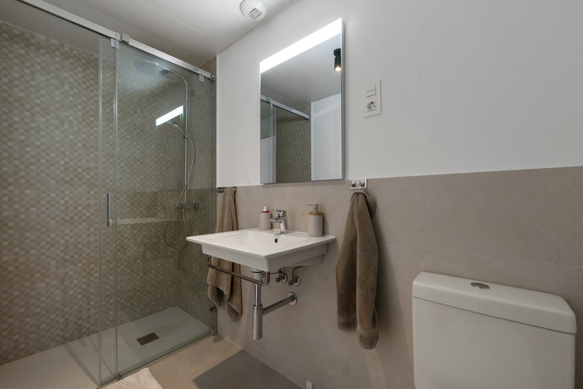 3 Bed Apartment for sale in Benalmadena Costa Del Sol, Málaga, Spain