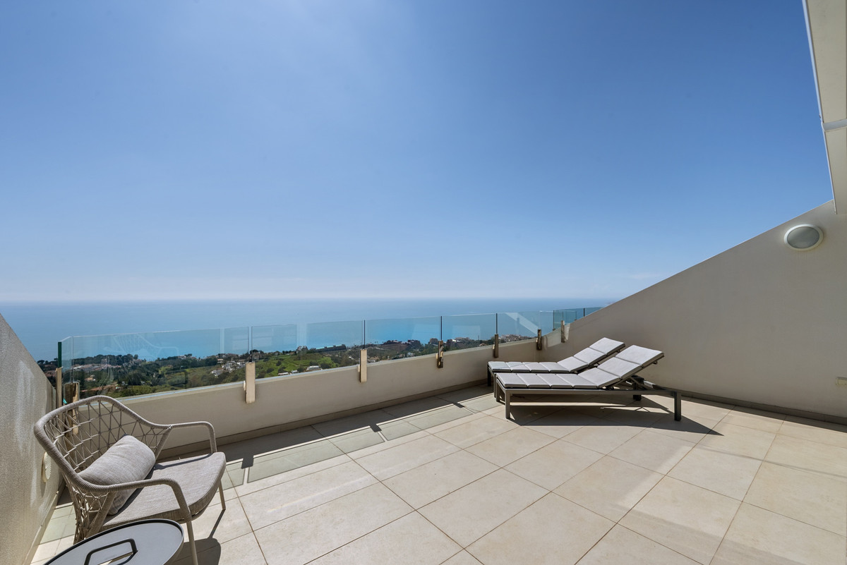 3 Bed Apartment for sale in Benalmadena Costa Del Sol, Málaga, Spain